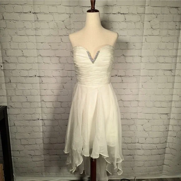 Cindy | Dresses | White Cindy Formal Dress L Strapless For Repair Broken  Zipper | Poshmark